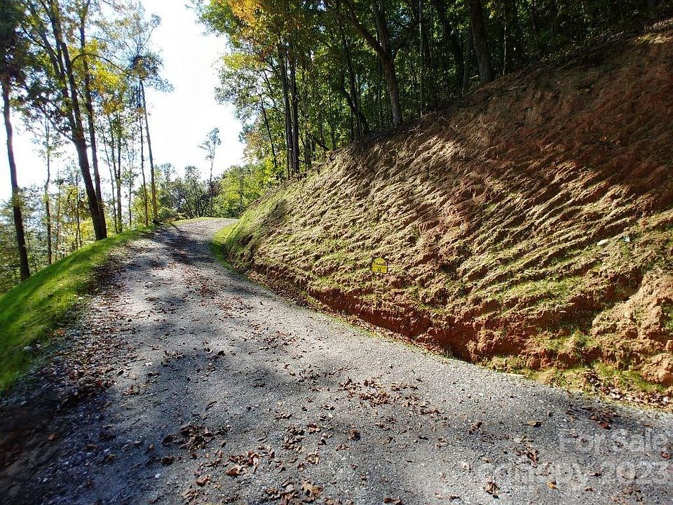 2nd image of 44 Thomas Divide Way