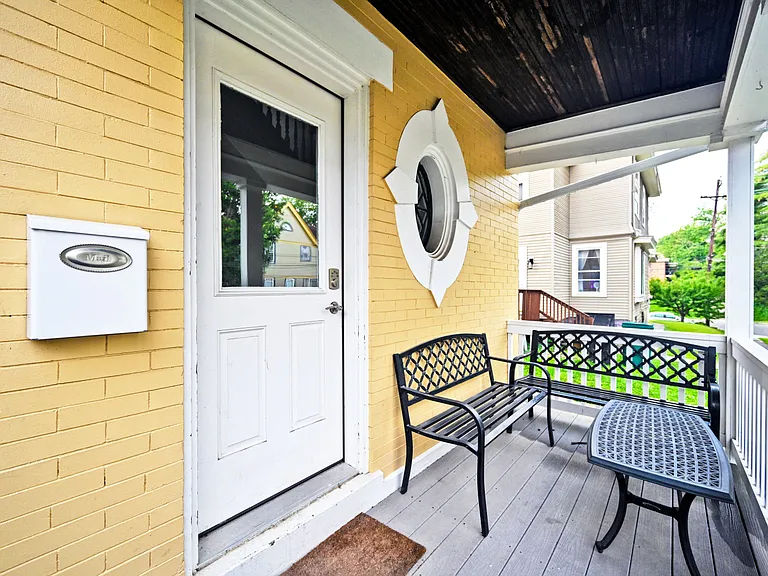 2709 Griffiths Ave — Photo 3