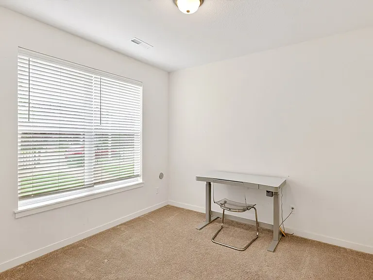 11848 SE Pleasant Valley Pkwy — Photo 3