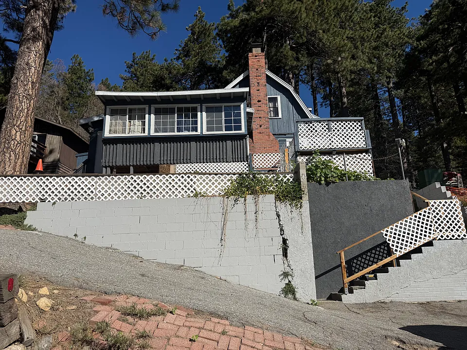 31734 Hilltop Dr