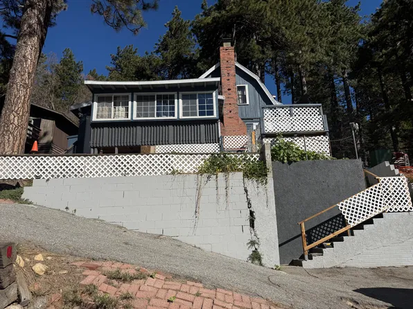 31734 Hilltop Dr, Running Springs, CA 92382