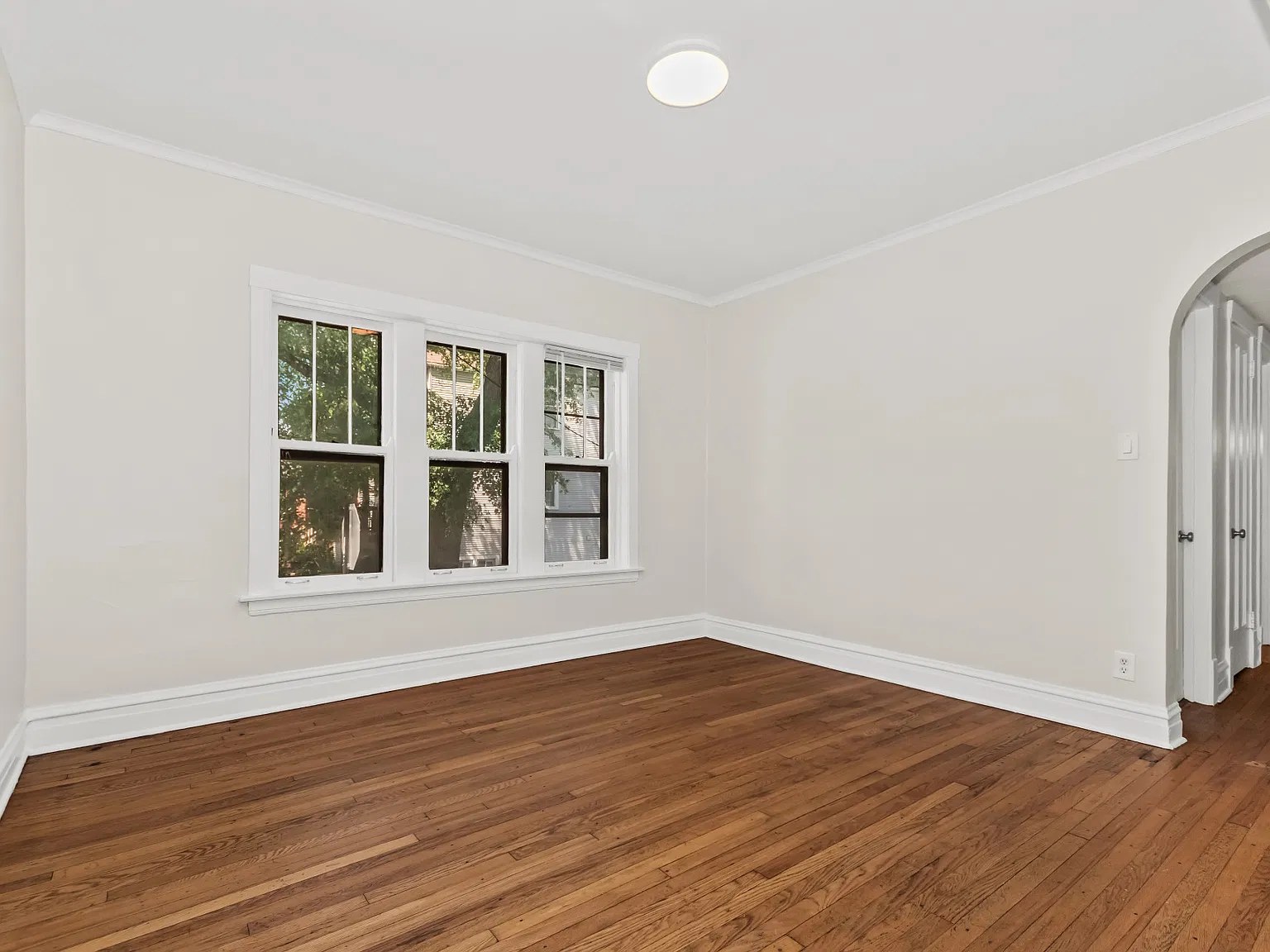 2 bed, 1200 sqft, $2,000 — Photo 4
