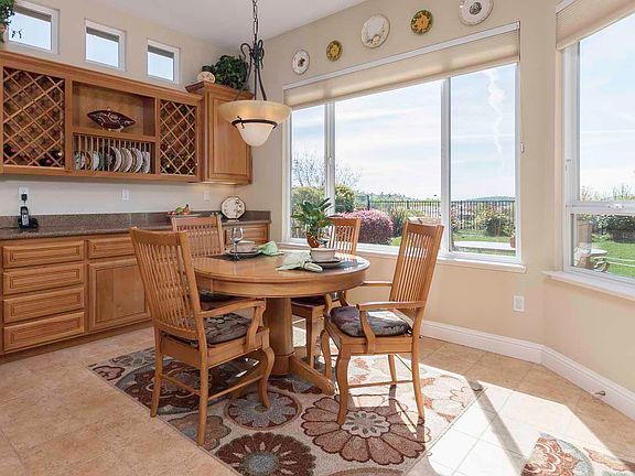 3rd image of 816 Royal Troon Pl
