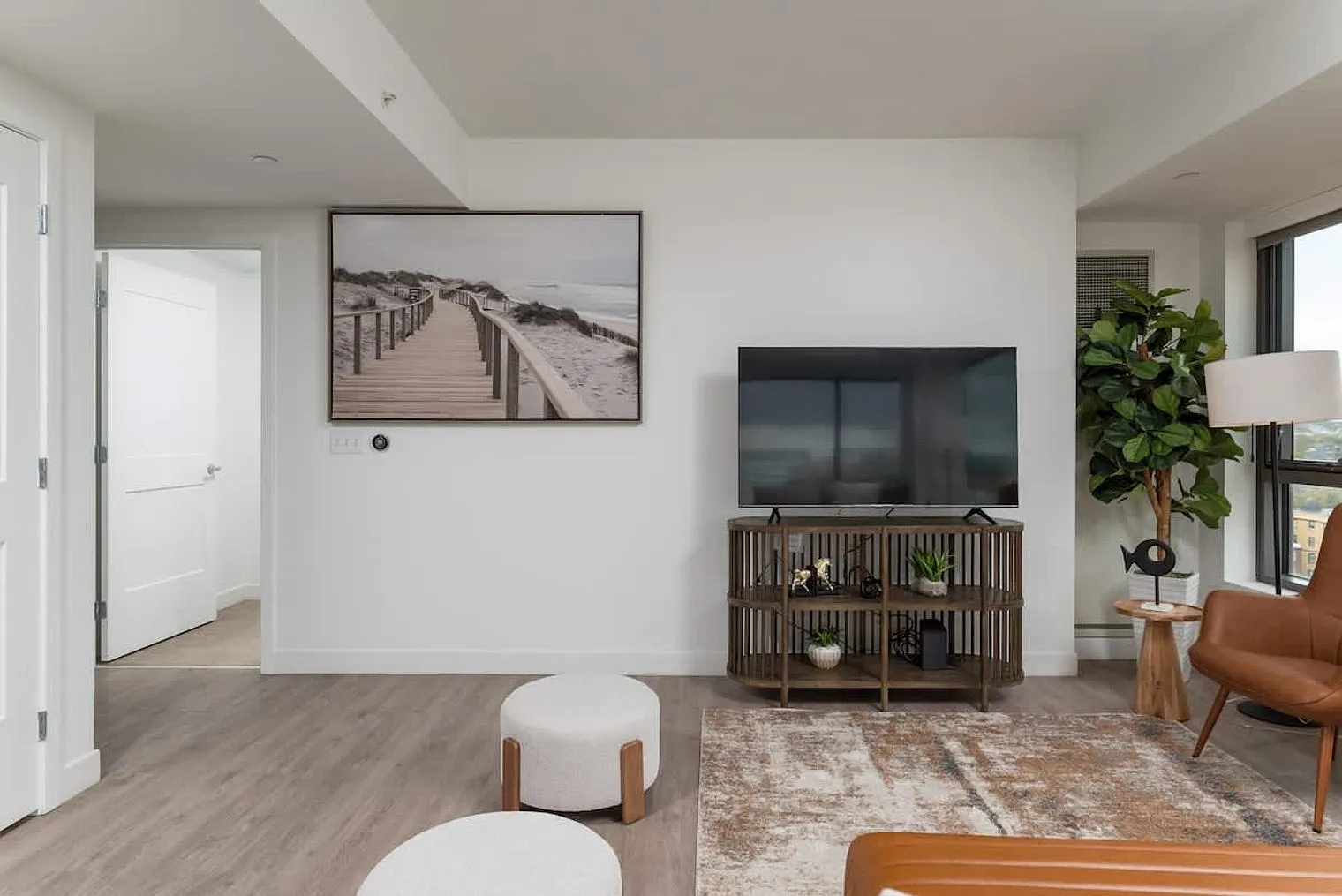 2 bed, 2.0 bath, 807 sqft, $8,391 — Photo 3