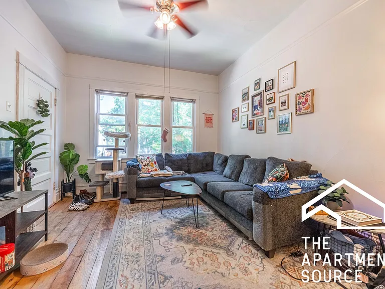 1245 W Barry Ave #1A — Photo 1