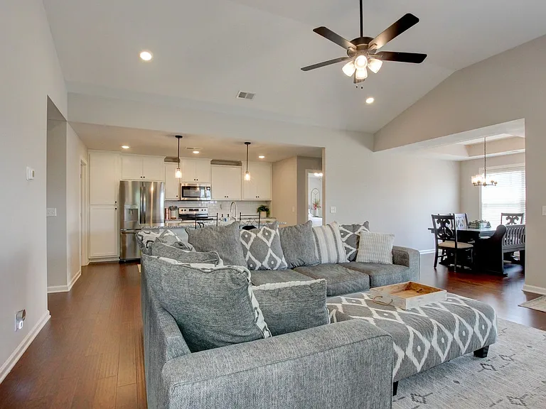 715 Jodine Ann Dr — Photo 22