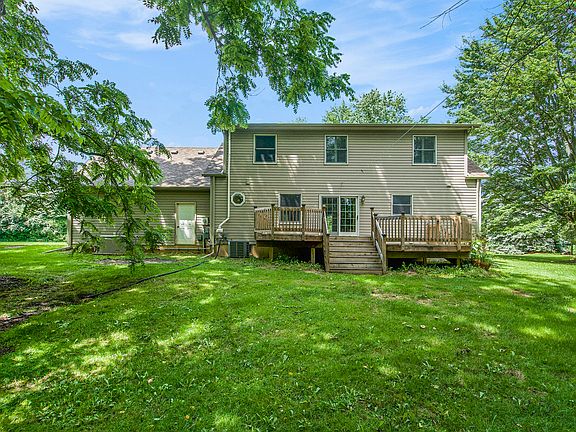 3rd image of 9825 Arnold Dr