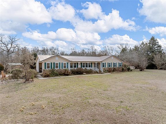 2nd image of 616 Leatherdale Rd