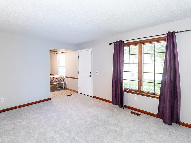91 Elk Run Dr — Photo 2