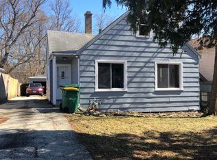 1313 N Hickory Ave, Round Lake Beach, IL 60073