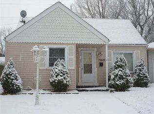 21606 Trombly St, Saint Clair Shores, MI