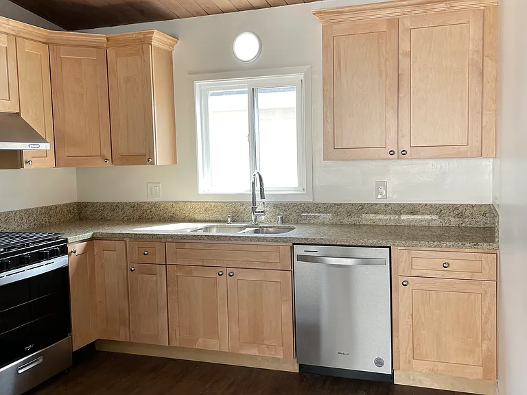2215 Mathews Ave #4 — Photo 5