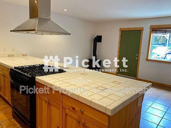 4th image of 4673 NW Walgren Dr APT A