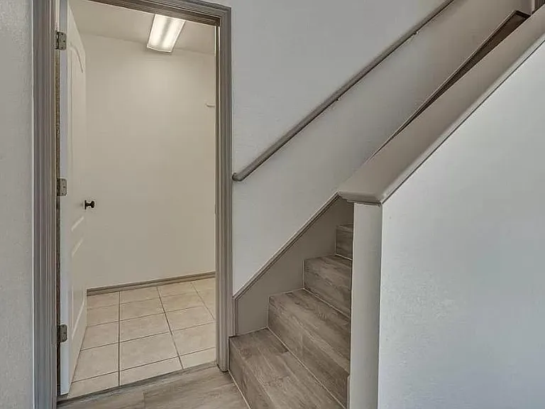 3829 Ives Way — Photo 9