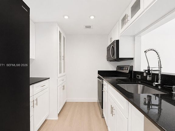 4th image of 7601 E Treasure Dr APT 1809