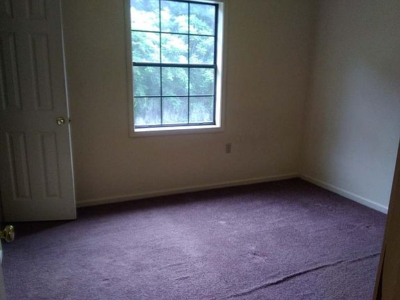 4th image of 121 Woodland Dr #C