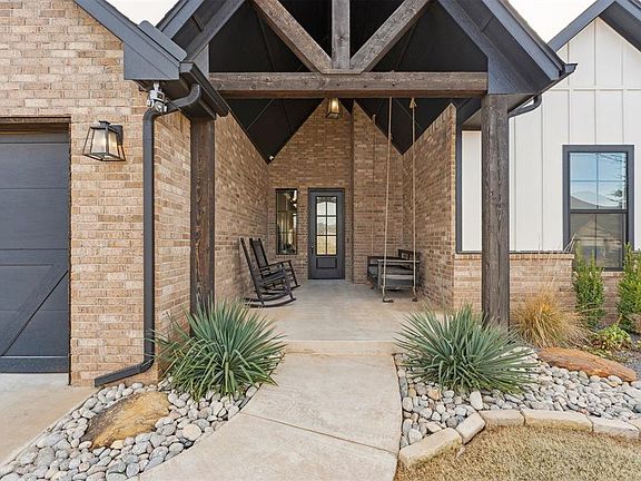 2nd image of 1148 Colonial Ave