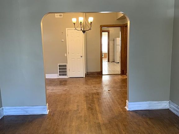 3rd image of 3224 N Lawndale Ave #2