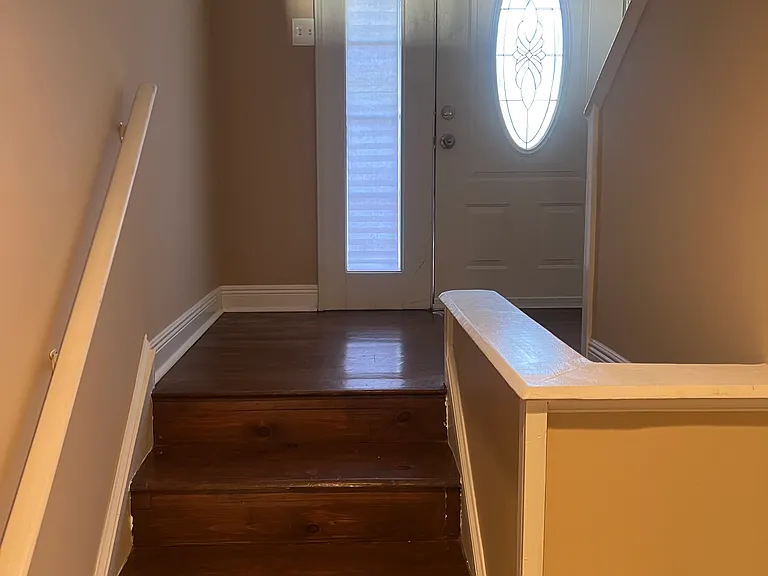5560 Maple Ridge Dr — Photo 1