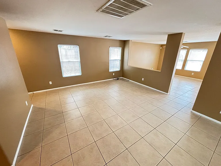 5052 Diamond Ranch Ave — Photo 13