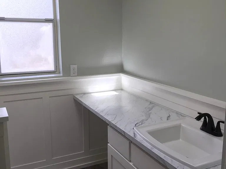 Master 3/4 bath sink/counter area
