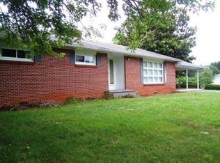38 N Sunset Ln, Sylva, NC 28779