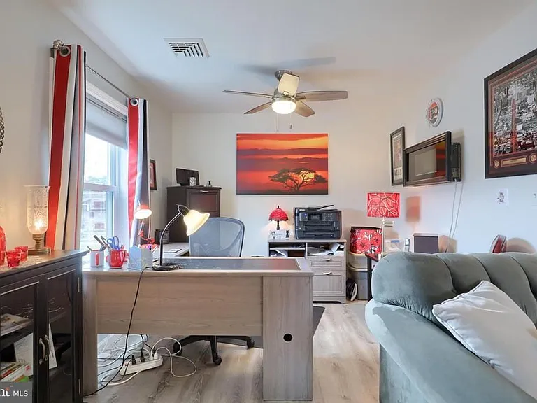 1500 Wilson Ave — Photo 44