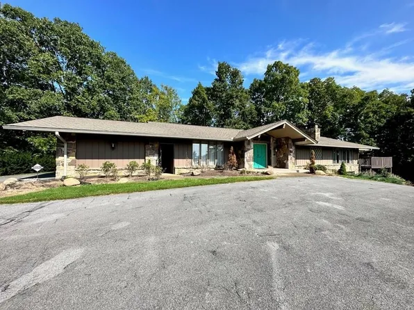 123 Cedar Hills Rd, Sevierville, TN 37862