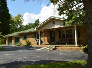 936 Callahan Rd, Monterey, TN 38574