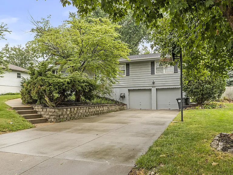 3612 S 105th St — Photo 3