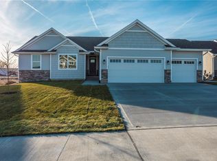 970 8th St, Waukee, IA 50263