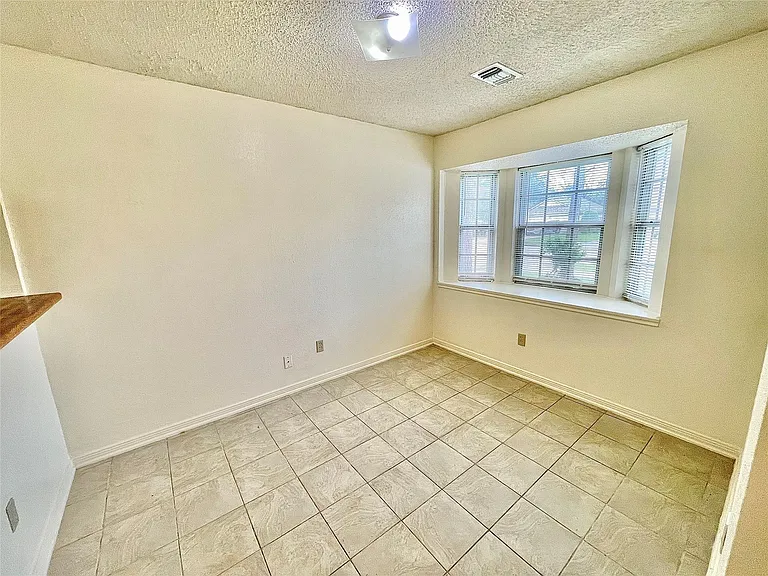 10910 Olivewood Dr — Photo 7