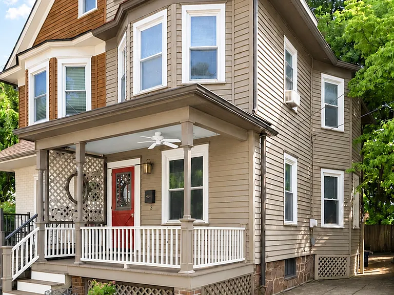 3 Lee Ave — Photo 1