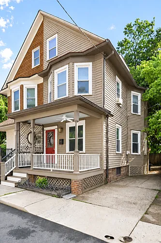 3 Lee Ave Photo 1
