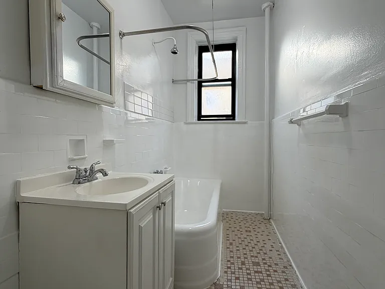 2924 21st Ave #4C — Photo 5
