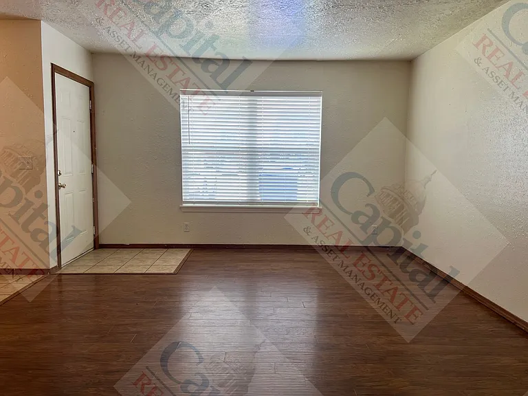 1322 Glen Oaks Ct — Photo 5