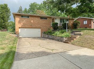 242 Oakcrest Ln, Pittsburgh, PA 15236