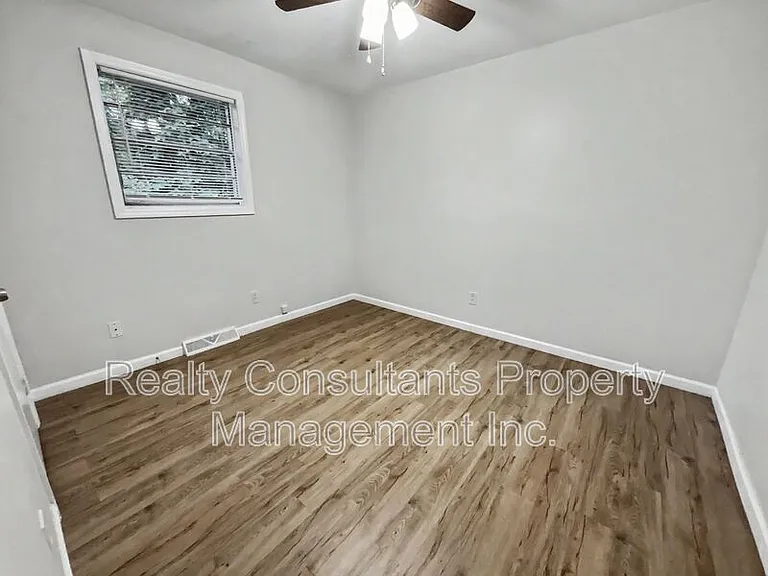 1813 Walker Ave #B — Photo 11