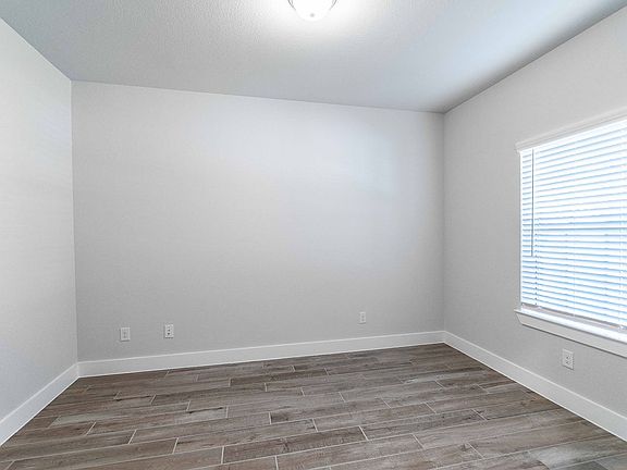 2nd image of 201 Woodhaven Dr