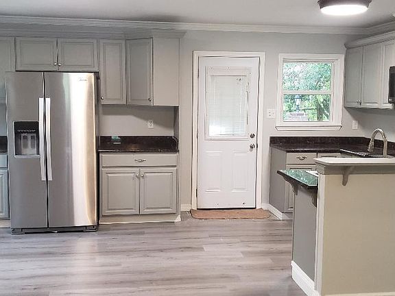 4th image of 1715 Wisteria St