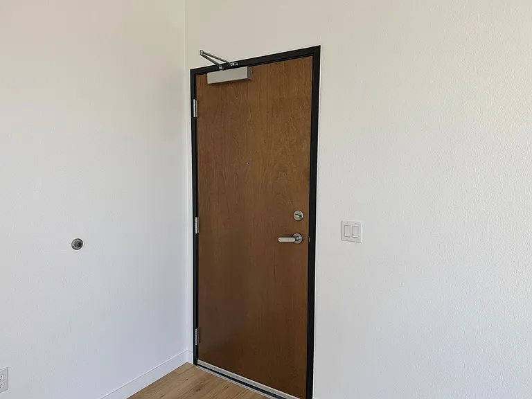 Abbey Creek Square Luxury Apartments — Photo 17