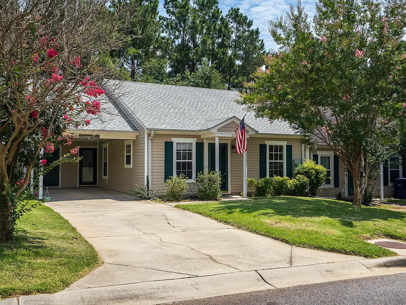 2 bed, 1276 sqft, $1,600 — Photo 2