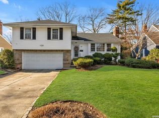 194 Kildare Rd, Garden City, NY 11530