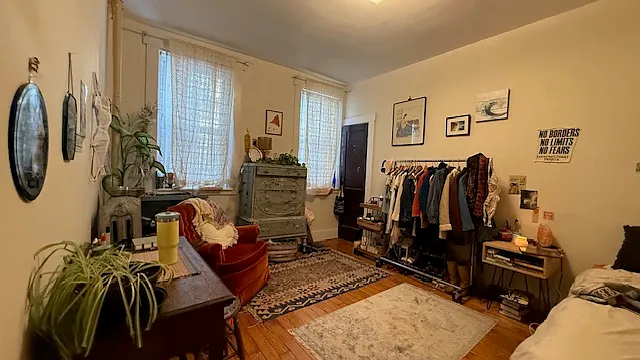 5 bed, 9999 sqft, $5,700 — Photo 4