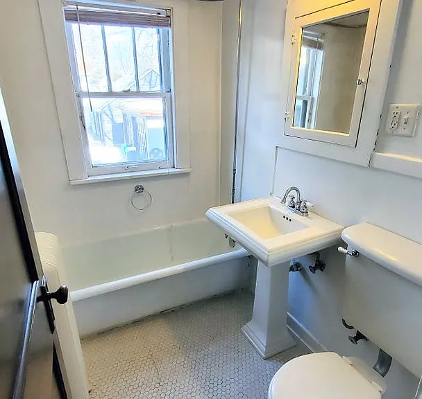 115 Bedford St SE — Photo 9