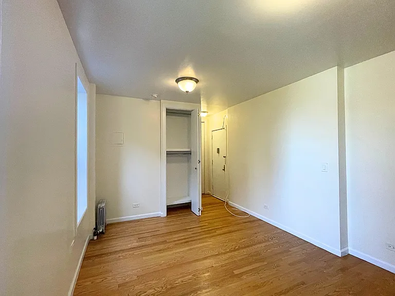 332 42nd St #2C — Photo 4