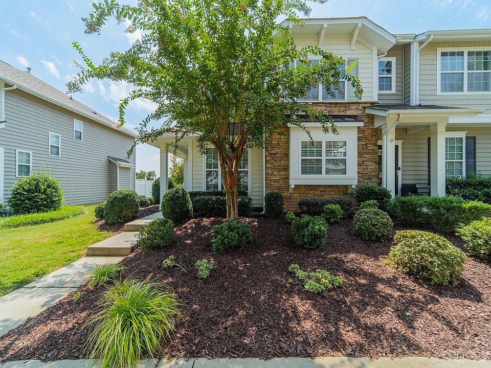 1st image of 8029 Willow Branch Dr #12