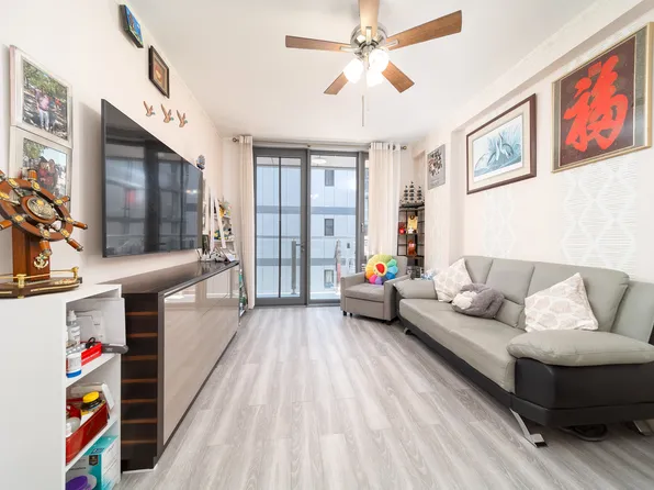 144-27 Sanford Avenue image 4 of 18