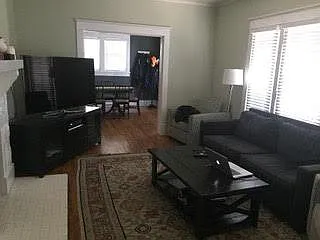 Lots of natural light - 2111 12th Ave S