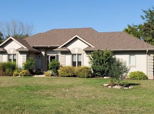 1105 Ledgestone Lane, Branson West, MO 65737